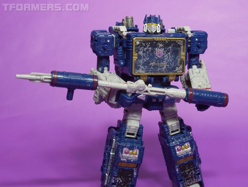 War For Cybertron Siege Soundwave Voyager Figure  (20 of 55)